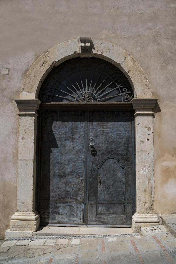 Hotel Palazzo Laureano - Dimora Storica Tricarico Exterior foto